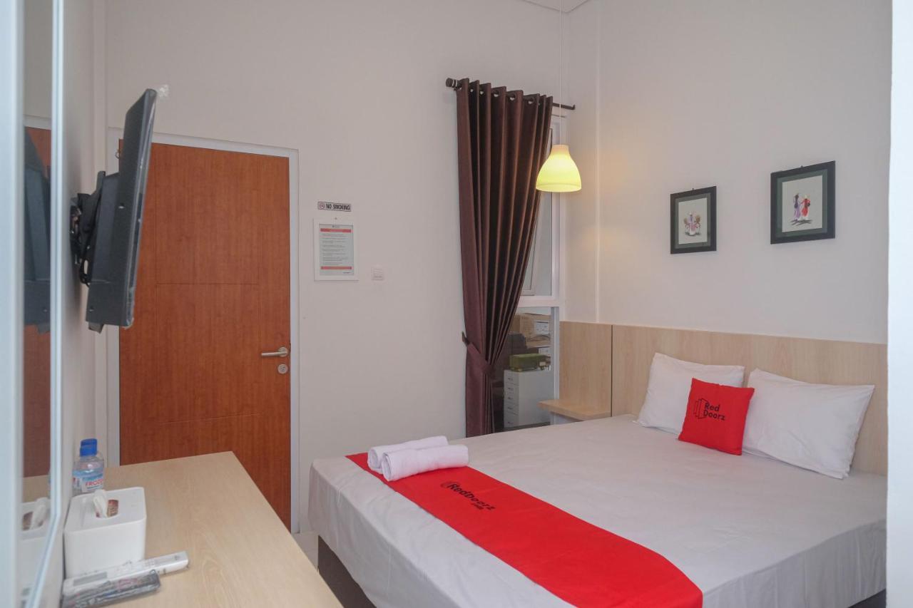 Reddoorz Syariah @ Tlogosari Semarang Hotell Alastuwo Eksteriør bilde