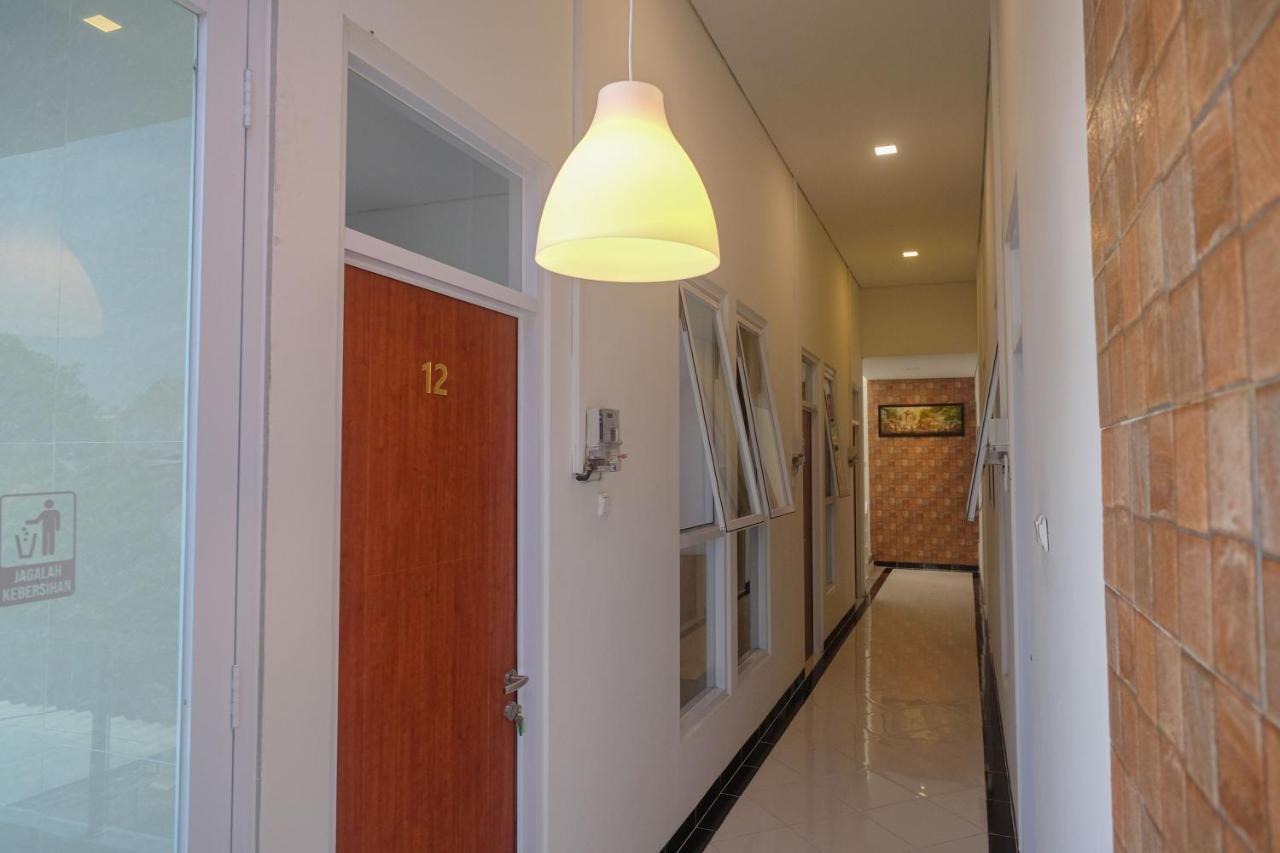 Reddoorz Syariah @ Tlogosari Semarang Hotell Alastuwo Eksteriør bilde
