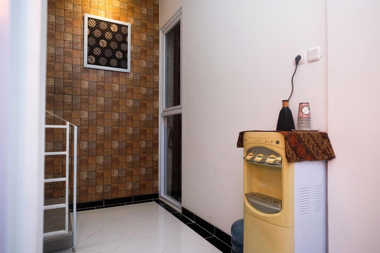 Reddoorz Syariah @ Tlogosari Semarang Hotell Alastuwo Eksteriør bilde