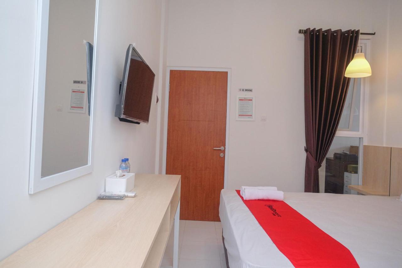 Reddoorz Syariah @ Tlogosari Semarang Hotell Alastuwo Eksteriør bilde