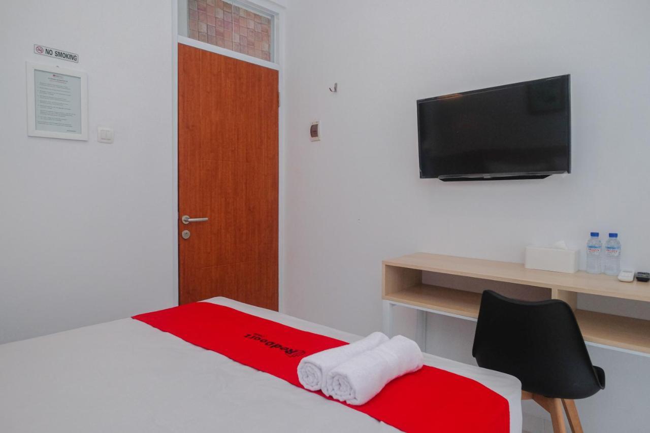 Reddoorz Syariah @ Tlogosari Semarang Hotell Alastuwo Eksteriør bilde