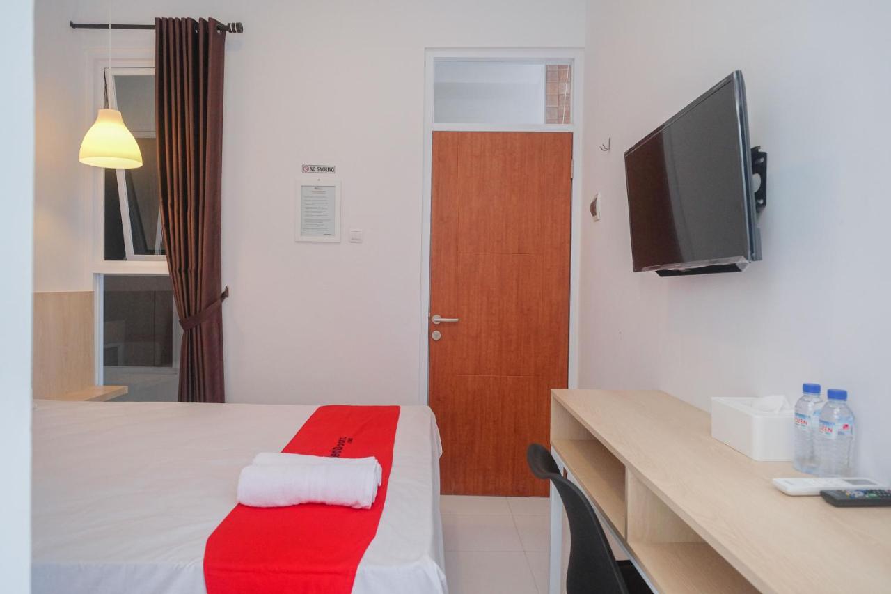 Reddoorz Syariah @ Tlogosari Semarang Hotell Alastuwo Eksteriør bilde
